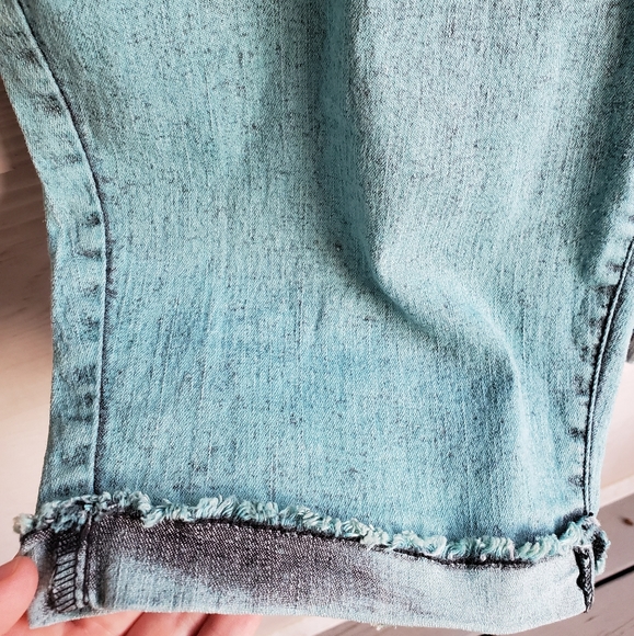 MUDD Turquoise Acid-Wash Frayed Hem Skater Bermuda Shorts - Picture 6 of 14